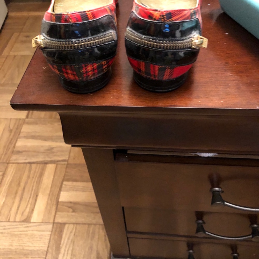 Shoes - Picture 3 of 4